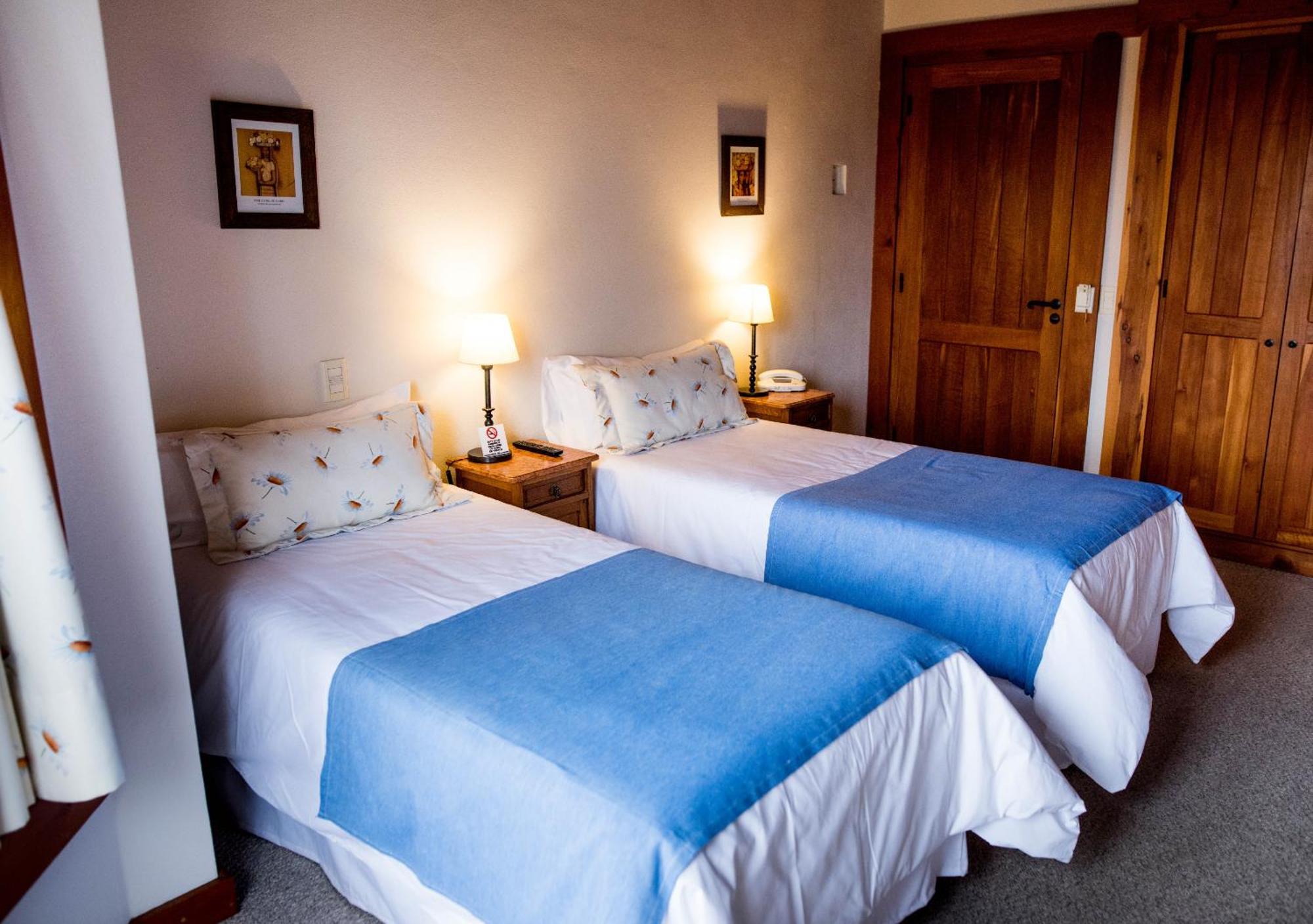 Hotel Amigos del Bosque Villa La Angostura Habitación foto